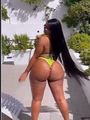 מולי- סקסית תיירת אפריקאית -בירושלים